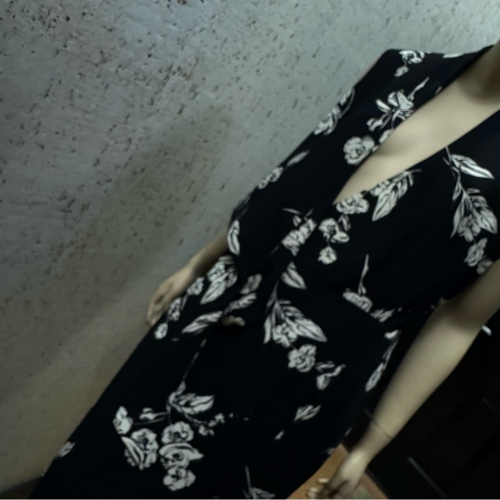 Jones Wear Black and White Asymmetrical Floral Wrap Dress - Picture 7 of 12